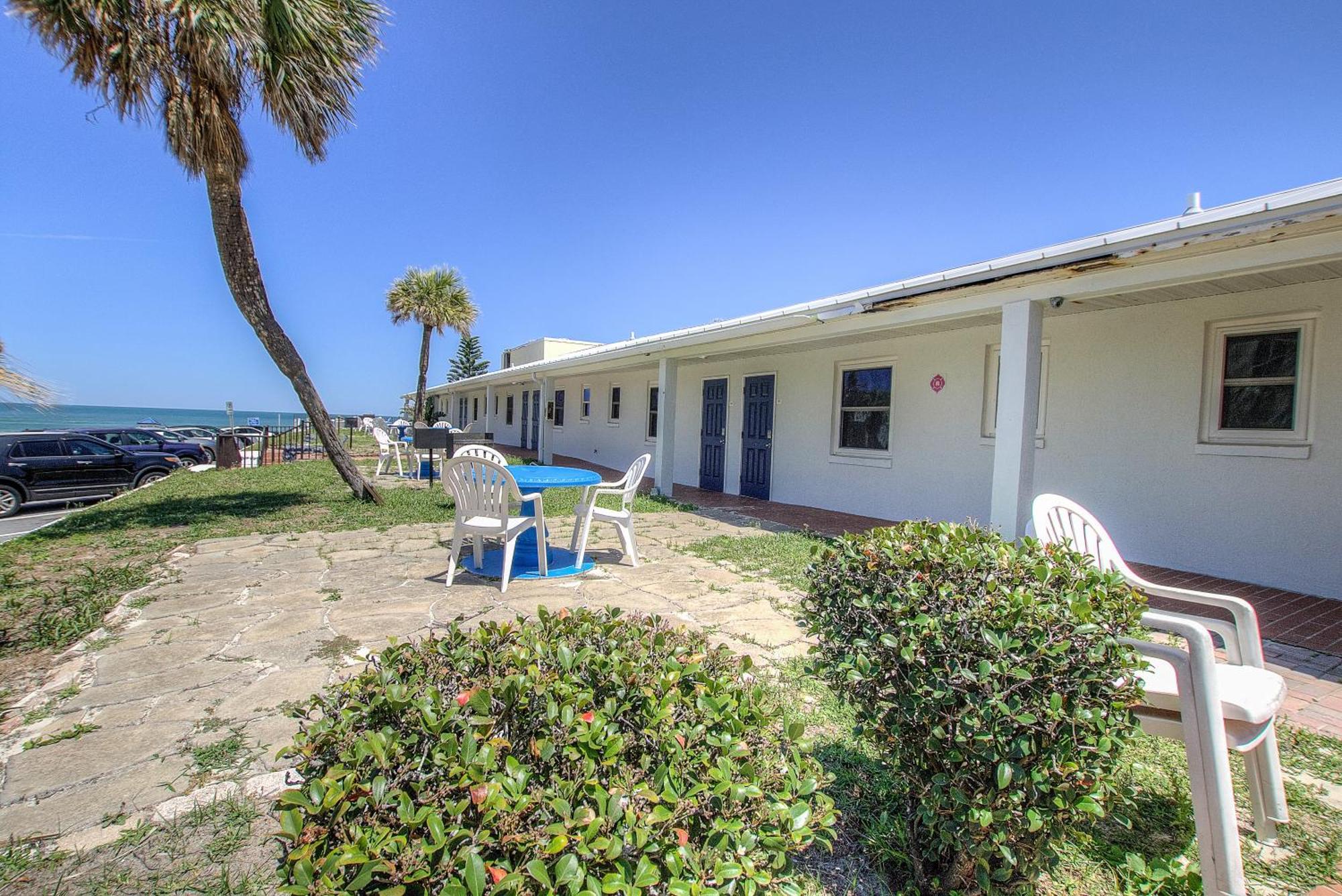 Daytona Shores Inn And Suites Daytona Beach Shores Exterior photo