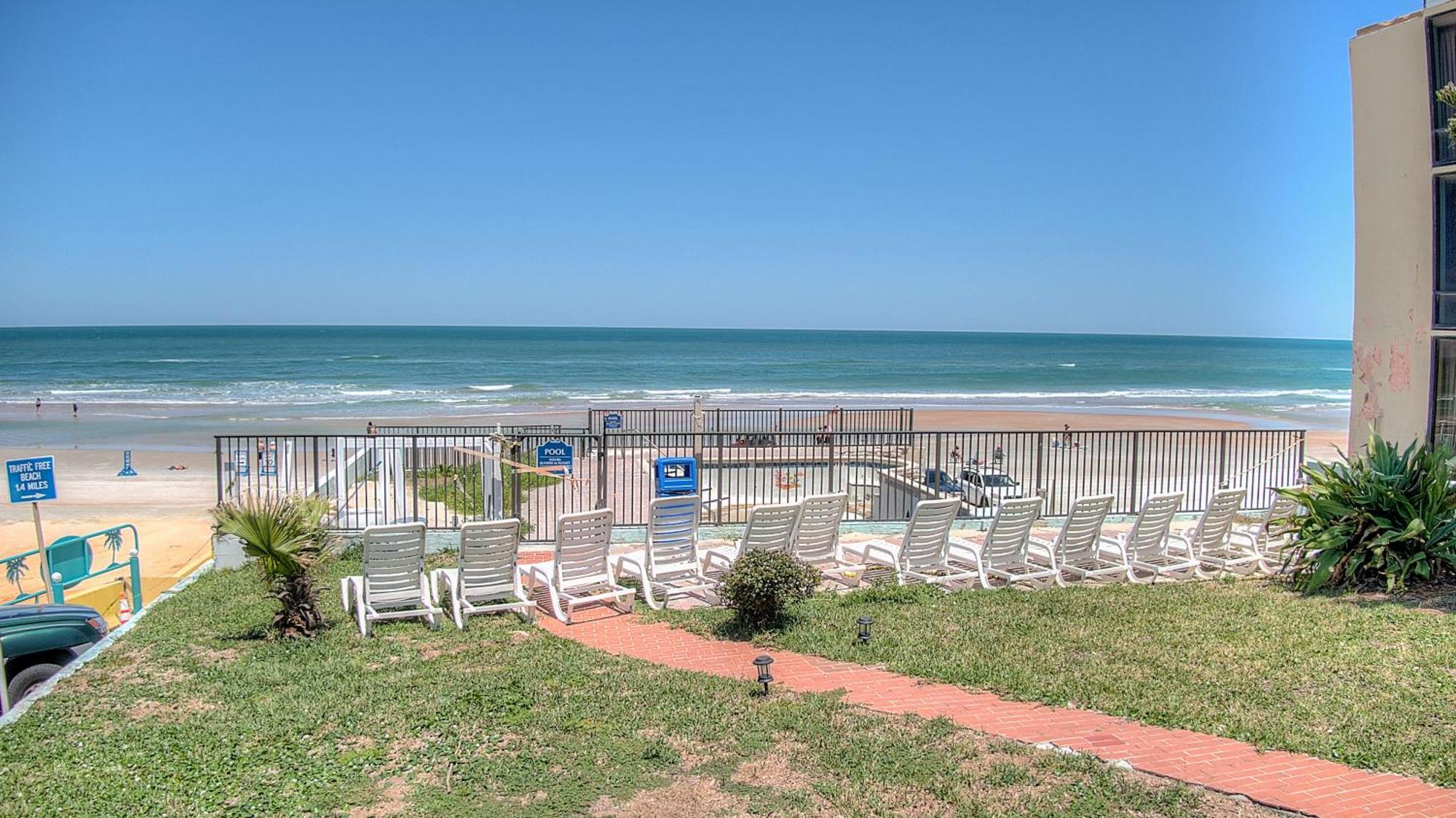 Daytona Shores Inn And Suites Daytona Beach Shores Exterior photo
